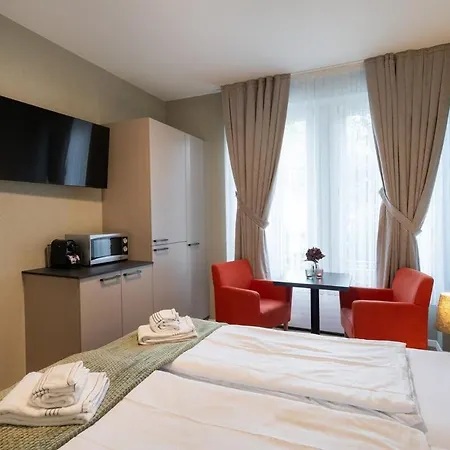 Betweenlakes Ground Floor West