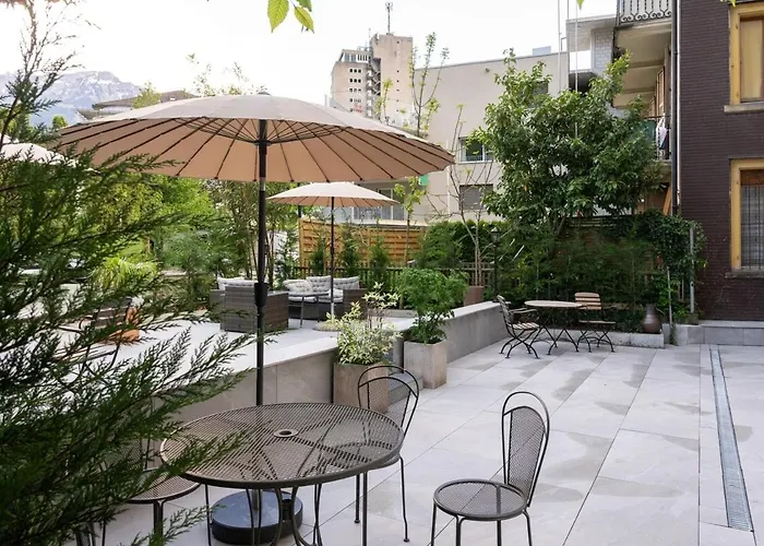 Betweenlakes Ground Floor West * インターラーケン